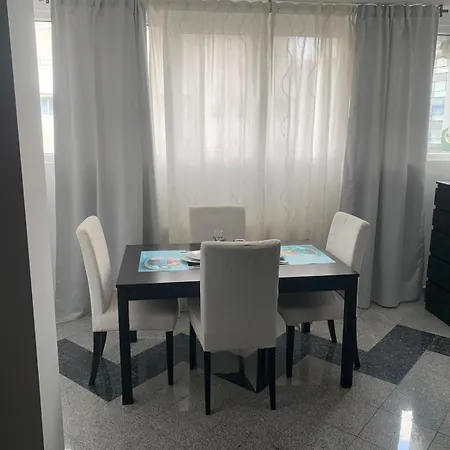 Nice 1 Bdrm Apartment In Center Bucarest Exterior foto